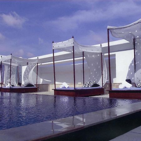 The Park Chennai Hotell Fasiliteter bilde The pool at the Park